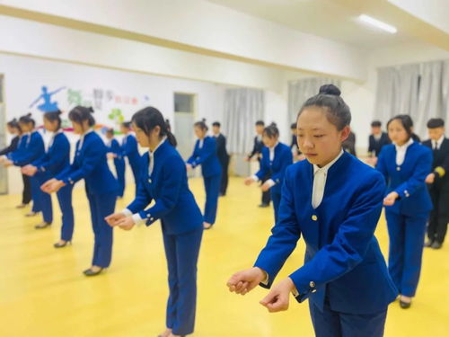 學習儀態禮儀，提升整體素質——隰縣職業中學航空服務訂單班禮儀服務培養